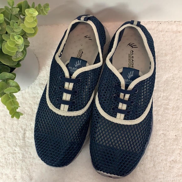 Aleader Adventure navy blue/white trim mesh (water shoe) sneaker size 9 - Picture 12 of 13